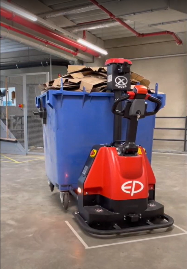 Sběr odpadu a prázdných palet