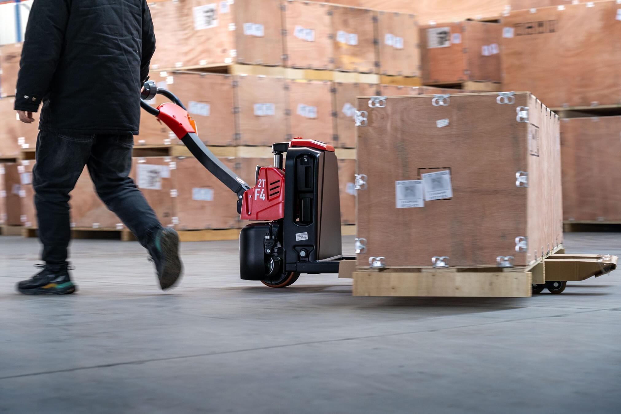 elektrický paletový vozík EP F4, EP F4 BK, EP F4 201, EP F4 201 BK svalnatý bratříček