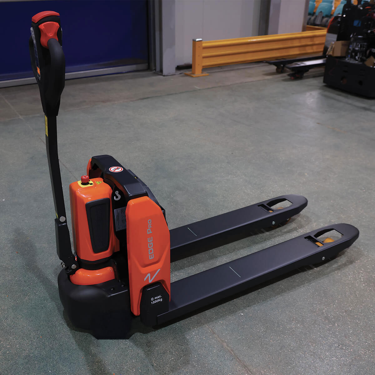 PTE15N_PRO_01_bez_bk